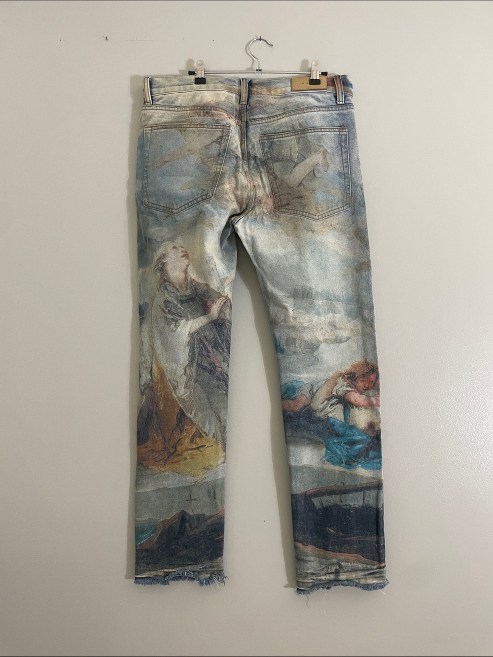 MNML Men’s Painted-Print Slim Straight Jeans in Faded Blue and Cream - Picture 10 of 14
